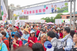 市長為長者們加油打氣
