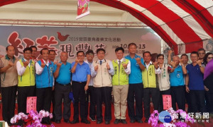 台南市長黃偉哲也現身活動，與現場民眾互動。