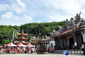 龜山區壽山巖觀音寺繪畫比賽，今年以「觀音童樂會 相揪廟繪趣」為主題。