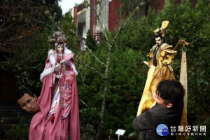 布袋戲偶見證另一種愛情的永恆　阿里山賓館「櫻后」拍片呼籲生態保育