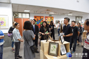 中正大學「第八屆紫荊美展」10月16日盛大開展，希望藝術氣息與美感教育在中正更加茁壯