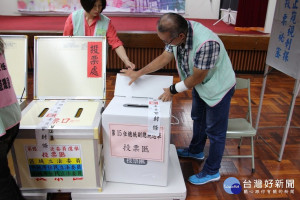 高市選委會與新興區公所共同舉辦投開票程序模擬演練觀摩會。