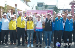 立委參選人張嘉郡細數擔任立委期間爭取的建設，懇託鄉親支持她再度進入立法院打拚，支持雲林人共同的未來。