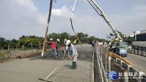 高市林園溪州橋改建工程11月8日全面開放通行。