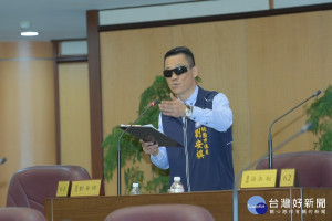 市議員劉安祺呼籲重新掛回禮義廉恥作為各校品德教育核心。(圖／桃園市議會提供)