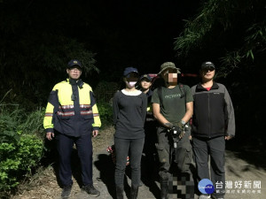 民眾尋找愛犬迷失山區　警消合作成功救援