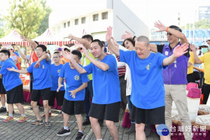 屏東國際身障日愛運動　長者、身障者上球場