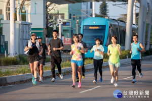 全台第一場由政府單位主辦的嘻哈路跑，報名民眾還可以獲得由設計師宋政傑設計的嘻哈又見軌系列超值好禮