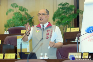 針對大華國小土地問題，桃園市議員劉勝全要求市長鄭文燦重視，協調軍方無償撥用。