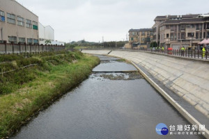 富林溪（大觀橋至泰安街口）左岸護岸工程完工
