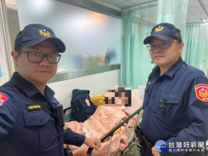 乘客疑似癲癇發作　熱心捷警協助送醫（圖／台北市警察局捷運警察隊提供）