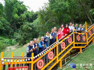 望月峰獻堂登山步道啟用。林重鎣攝