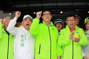 有關陸之駿臉書表提到2018年柯文哲與黃承國等人在木柵密會，有說可以幫柯勸退姚文智，是柯文哲自己不要，柯文哲還說姚文智出來選到底可以幫自己爭取到藍營的選票？對此，柯文哲回應說當天開會只有那幾個人，他自己沒有出來講，到底是誰出來放消息？（圖／姚文智翻台北Facebook）