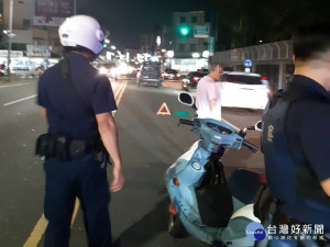 車輛拋錨卡路中　熱心警及時援助