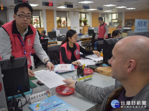 為關懷照顧新住民，民政局再推「愛心大平台-新住民關懷計畫」，個案最高補助5萬元，並於109年1月1日起實施