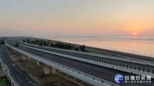 台61線西濱快速公路芳苑道至大城沿海餘暉。