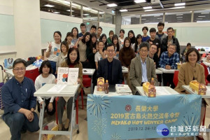 李泳龍校長、孫惠民副校長、管美燕秘書長等出席成果發表會。