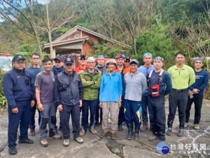 登山客受困霧台山中　警消齊心迅速救援