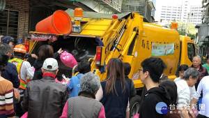 環保局28日初四恢復收運，年後的垃圾量確實比平常日多1倍以上