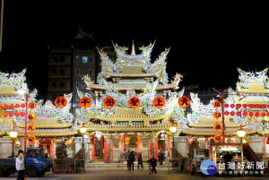 北港燈會五個主題燈區，分別在「朝天宮宗聖台」、「巷弄街區」、「水道頭文化園區」、「北港觀光大橋」及「顏思齊圓環」等，呈現在地工藝特色與文化歷史底蘊。