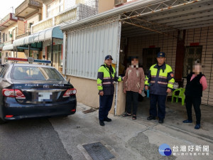 老翁外出迷途　熱心警助返家（圖／馬公分局提供）