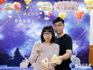 各戶所除了精心佈置結婚專區，適逢金鼠年也推出與鼠相關的情人節限定禮物，祝福新人一生有鼠不盡的幸福