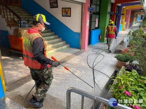 環保局積極消毒校園