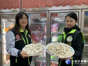 

大安區農會專案開發皆是生產履歷材料的「大安蔥肉水餃」及「大安蔥肉餡餅」，Q彈、入口爆汁好口味，訂日內正式上市，消費者可到農會飛天豬生活館參觀選購或電話訂購。

