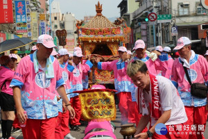 新冠肺炎疫情持續延燒，為免即將到來的三月「瘋媽祖」遶境活動成為防疫漏洞，新北市府呼籲大型宗教活動暫緩或調整辦理規模