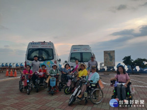 打造高齡友善城市　屏縣旅遊復康巴士好貼心