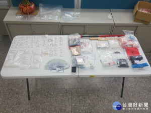 南市警查獲第一級毒品海洛因、第二級毒品安非他命、改造手槍1支及子彈7顆。