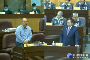 桃園市議員劉勝全認為中央充滿「卡燦」情形，建議桃園市長鄭文燦爭取出任行政院長。