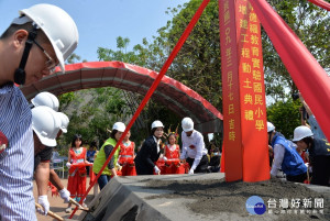 雲林縣長張麗善17日前往潮厝華德福實驗國小參加改善及充實教學環境設備-增建六間教室工程動土典禮（圖／雲林縣政府）