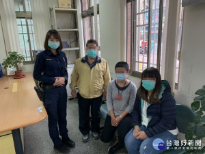 自台北到太平找網友迷路女子。林重鎣攝