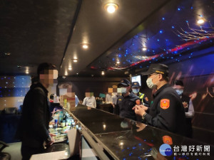 響應政府政策，平鎮3酒店經警勸導自主歇業。