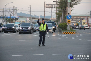 清明掃墓假期交管，八德警實施交通疏導。