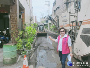 塗城里街道水管更新完工。林重鎣攝