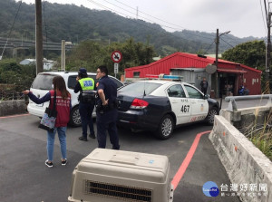 民眾在五股區遭獒犬咬傷，動保處隨即派員至現場處理並約談黃姓飼主，依違反動物保護法第20條第2項處以3萬元罰鍰