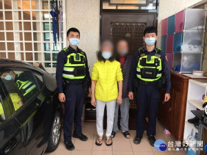 七旬翁迷途鄉間道路，楊梅暖警助返家。