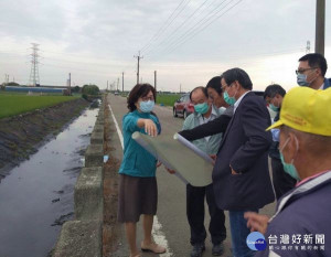 立委蘇治芬邀集農田水利處長謝勝信、雲林農田水利會長洪國浩及縣議員蔡岳儒等，會勘北港扶朝農地重劃區等處，爭取第二階段前瞻經費辦理系統性農水路改善工程。