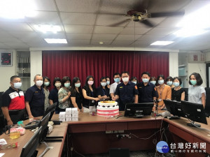 霧峰分局和警友會慶祝母親節。林重鎣攝