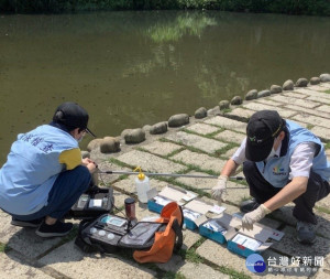 維護內溝溪水質　雙北聯合採樣稽查（圖／台北市政府）