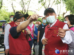 三重高中及周邊重安街地區因地勢較低，面對短延時強降雨常有積淹水情形，市長侯友宜19日親自視察區域排水改善工程