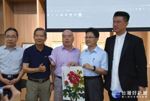 北港農工邀請國際知名口足畫家林宥辰舉辦「逆境中綻放的燦爛光輝」個展，分享災後重生的心路歷程，歡迎社區民眾踴躍前往欣賞。
