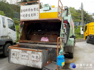 加強廢電池回收成效　花蓮縣資源回收車加掛廢電池回收筒