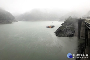 蜂颱風及梅雨鋒面通過帶來豐沛水量，石門水庫蓄水量增加約1700萬噸水位回升4公尺。