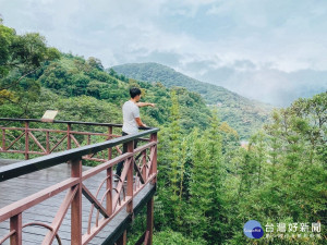 溪山鐵馬驛站遠眺山景（圖／北市大地處提供）