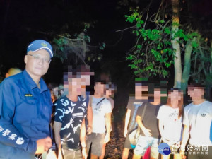 登山客迷失受困德文情人湖　三地門警消聯合救援（圖／里港分局）