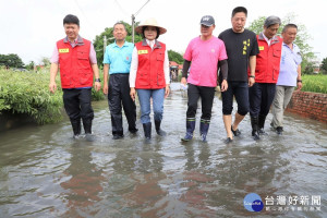 豪雨侵襲　張麗善勘查虎尾鎮堀頭里淹水災情