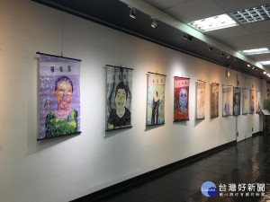 漳和國小天賦異丙畢業展入口即震撼。（記者扶小萍攝）